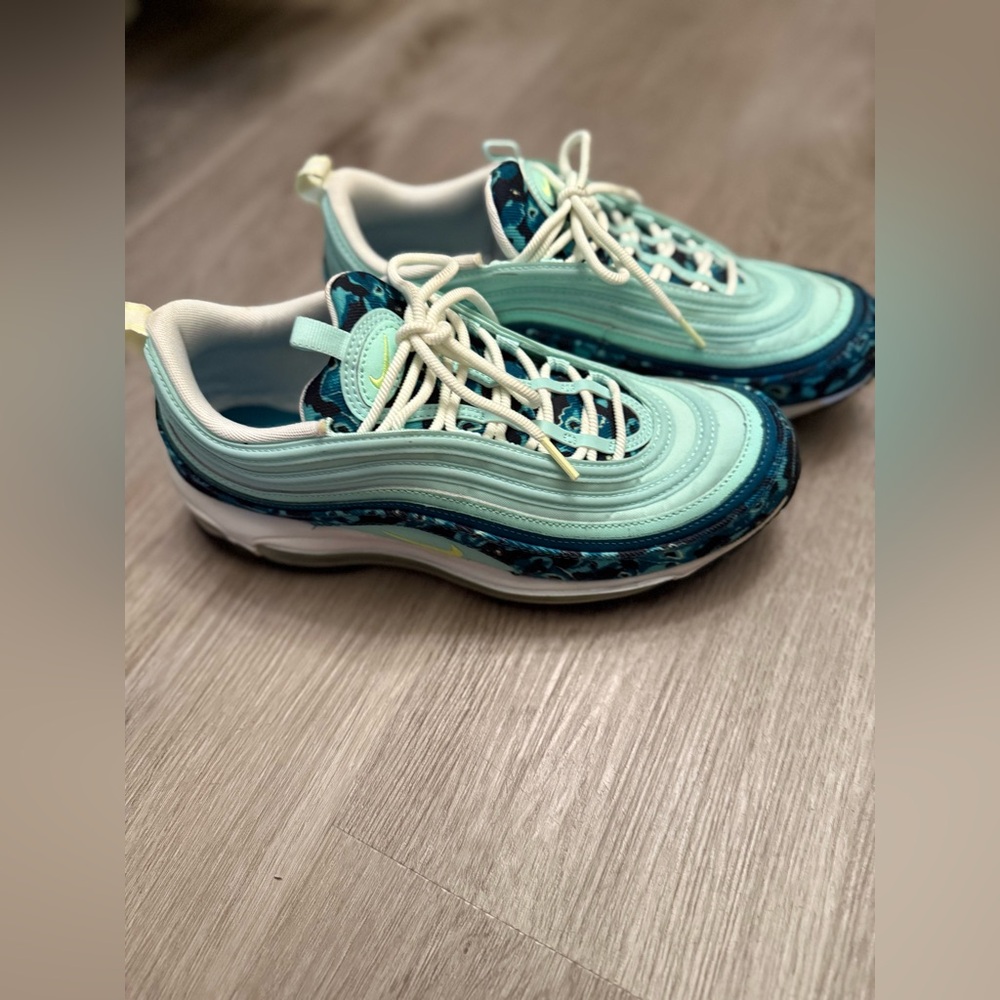 Women’s Nike Airmax 97